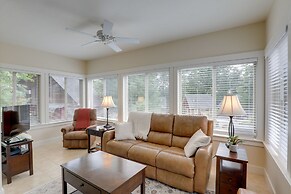 Inviting Summer Village Cottage: Golf Cart & More!