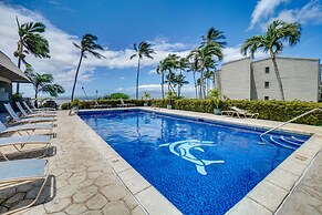 Molokai Island Retreat w/ Ocean View & Pool!
