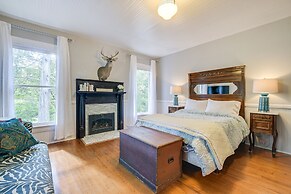 Historic & Charming Pittsboro Home w/ Fireplaces