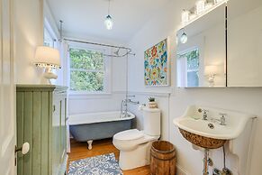 Historic & Charming Pittsboro Home w/ Fireplaces