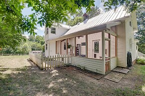 Historic & Charming Pittsboro Home w/ Fireplaces