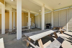 Pet-friendly Galveston Home w/ Wraparound Deck