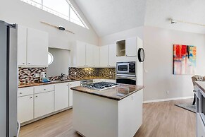 Pet-friendly Galveston Home w/ Wraparound Deck