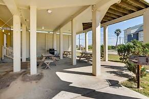 Pet-friendly Galveston Home w/ Wraparound Deck