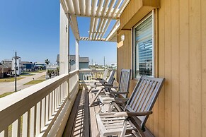 Pet-friendly Galveston Home w/ Wraparound Deck