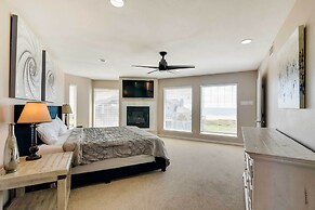 Pet-friendly Galveston Home w/ Wraparound Deck