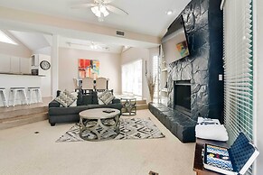 Pet-friendly Galveston Home w/ Wraparound Deck