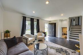 Modern Richmond Home w/ Deck, Close to Downtown!