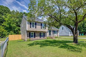 Modern Richmond Home w/ Deck, Close to Downtown!