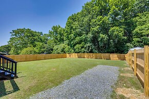 Modern Richmond Home w/ Deck, Close to Downtown!