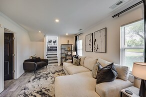 Modern Richmond Home w/ Deck, Close to Downtown!