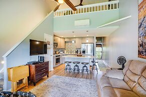 Kaunakakai Vacation Rental w/ Pool Access & A/c!
