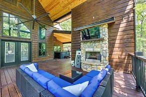 Gorgeous Broken Bow Family Home w/ Private Hot Tub