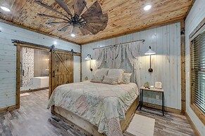 Gorgeous Broken Bow Family Home w/ Private Hot Tub