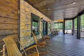 Gorgeous Broken Bow Family Home w/ Private Hot Tub