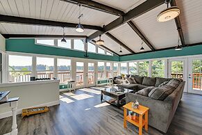 Private Beach at Waterfront Harstine Island Escape