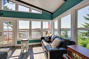 Private Beach at Waterfront Harstine Island Escape