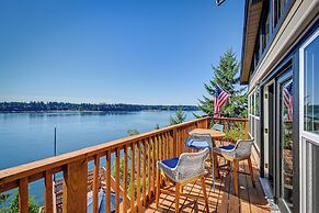 Private Beach at Waterfront Harstine Island Escape