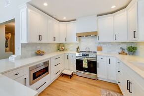 'commodore Bay Waterfront Home on Lake Norman!