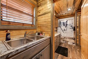 Pet-friendly Broken Bow Cabin Near Lukfata Creek!