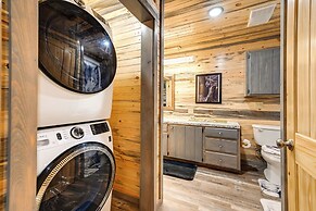 Pet-friendly Broken Bow Cabin Near Lukfata Creek!