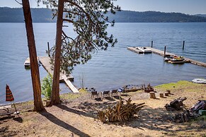 Lakefront Bliss: Coeur D'alene Cabin w/ Dock!