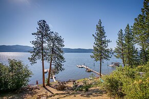 Lakefront Bliss: Coeur D'alene Cabin w/ Dock!
