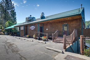 Lakefront Bliss: Coeur D'alene Cabin w/ Dock!