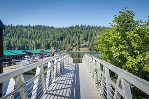 Lakefront Bliss: Coeur D'alene Cabin w/ Dock!