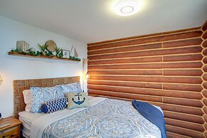 Lakefront Bliss: Coeur D'alene Cabin w/ Dock!