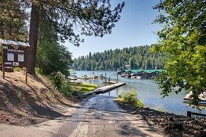 Lakefront Bliss: Coeur D'alene Cabin w/ Dock!