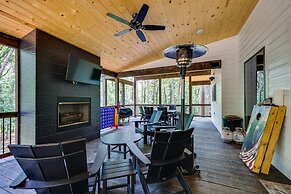 Family-friendly Broken Bow Home w/ Deck & Grill!