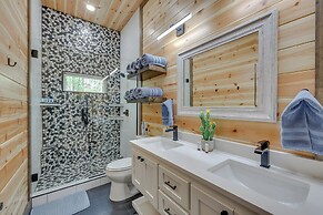 Family-friendly Broken Bow Home w/ Deck & Grill!