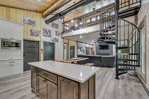 Family-friendly Broken Bow Home w/ Deck & Grill!