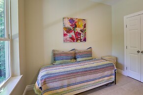 Charming Willis Hideaway < 1 Mi to Lake Conroe!