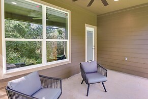 Charming Willis Hideaway < 1 Mi to Lake Conroe!