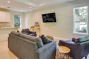 Charming Willis Hideaway < 1 Mi to Lake Conroe!