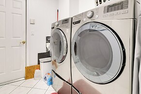 Spring Hill Home - Pool, Grill & Golf Course Views