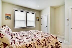 Government Camp Vacation Rental w/ Private Hot Tub