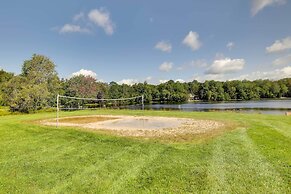 Traditional Blakeslee Chalet: Deck & Lake Access!