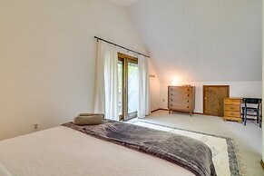 Traditional Blakeslee Chalet: Deck & Lake Access!