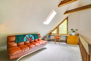 Traditional Blakeslee Chalet: Deck & Lake Access!