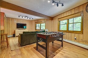 Traditional Blakeslee Chalet: Deck & Lake Access!