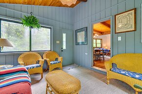 Traditional Blakeslee Chalet: Deck & Lake Access!