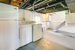 Pet-friendly Home w/ Yard, Near Downtown Royal Oak