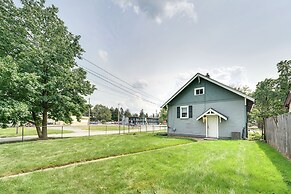 Pet-friendly Home w/ Yard, Near Downtown Royal Oak