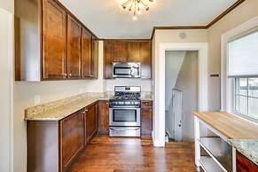 Pet-friendly Home w/ Yard, Near Downtown Royal Oak