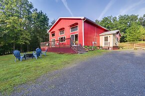 Secluded Berkeley Springs Home w/ Fire Pit + Deck!