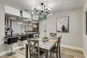 Bedford Retreat w/ Private Pool & Gas Grill!