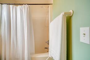 Waterfront Outer Banks Home w/ Beach Access